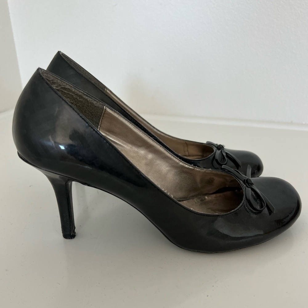 Women’s black heels, size 9 Candies
